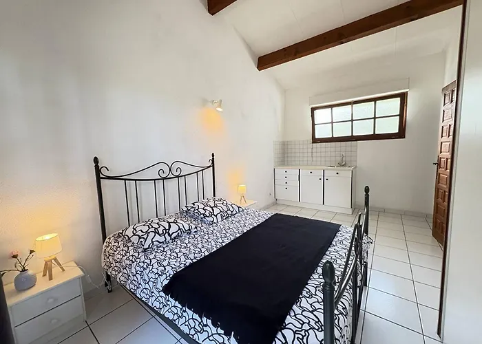 Maison De Plain-pied Avec Wi-fi, Proche - Fr-1-831-10 *