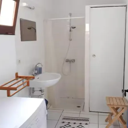 Holiday home Maison De Plain-pied Avec Wi-fi, Proche - Fr-1-831-10 *