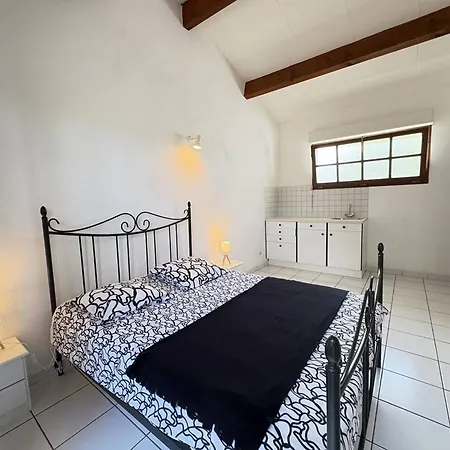 Maison De Plain-pied Avec Wi-fi, Proche - Fr-1-831-10 *