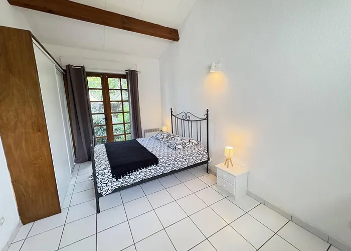 Maison De Plain-pied Avec Wi-fi, Proche - Fr-1-831-10